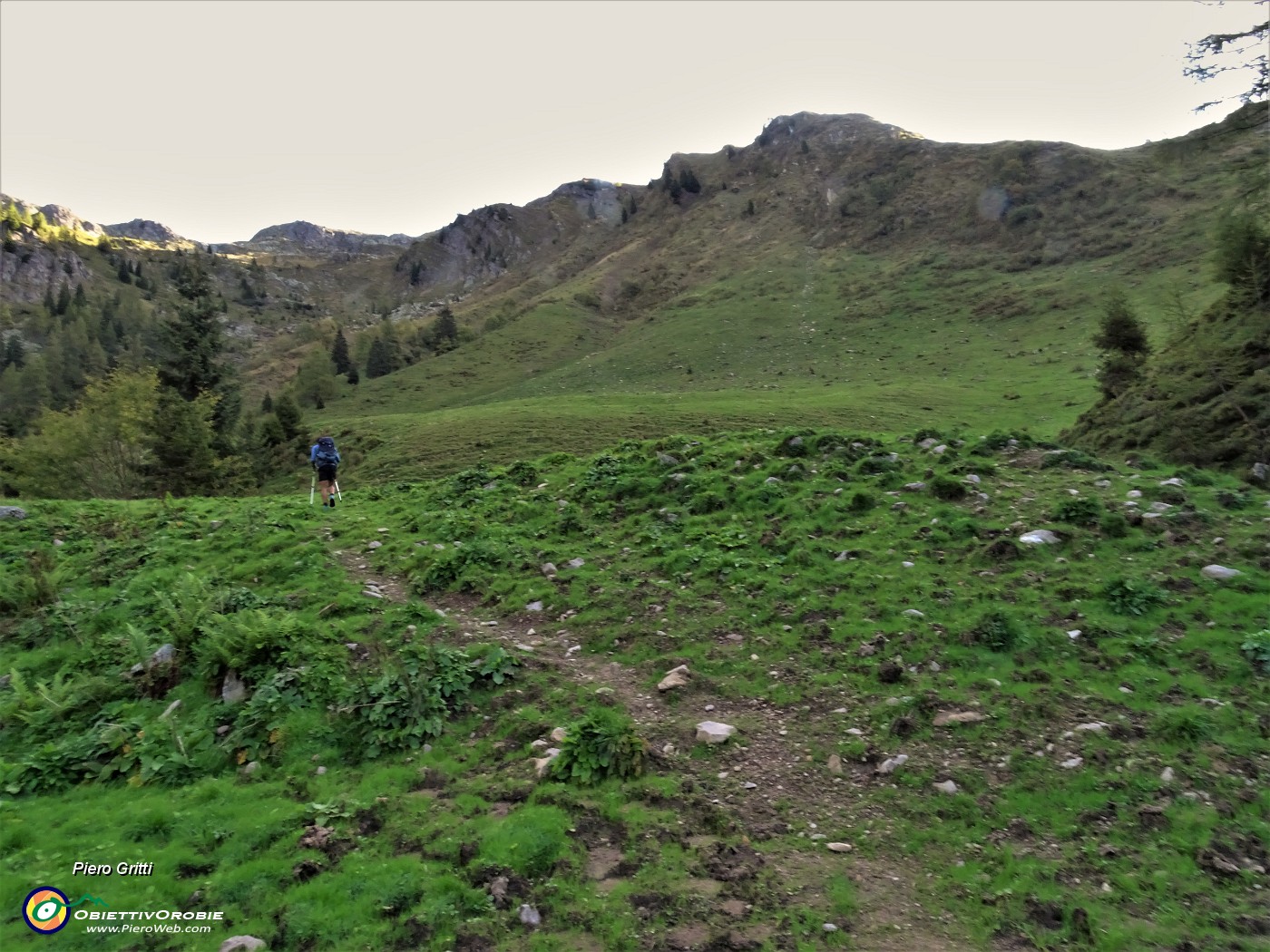 11 Imbocchiamo sent. 270A per il Passo della Marogella (1879 m).JPG